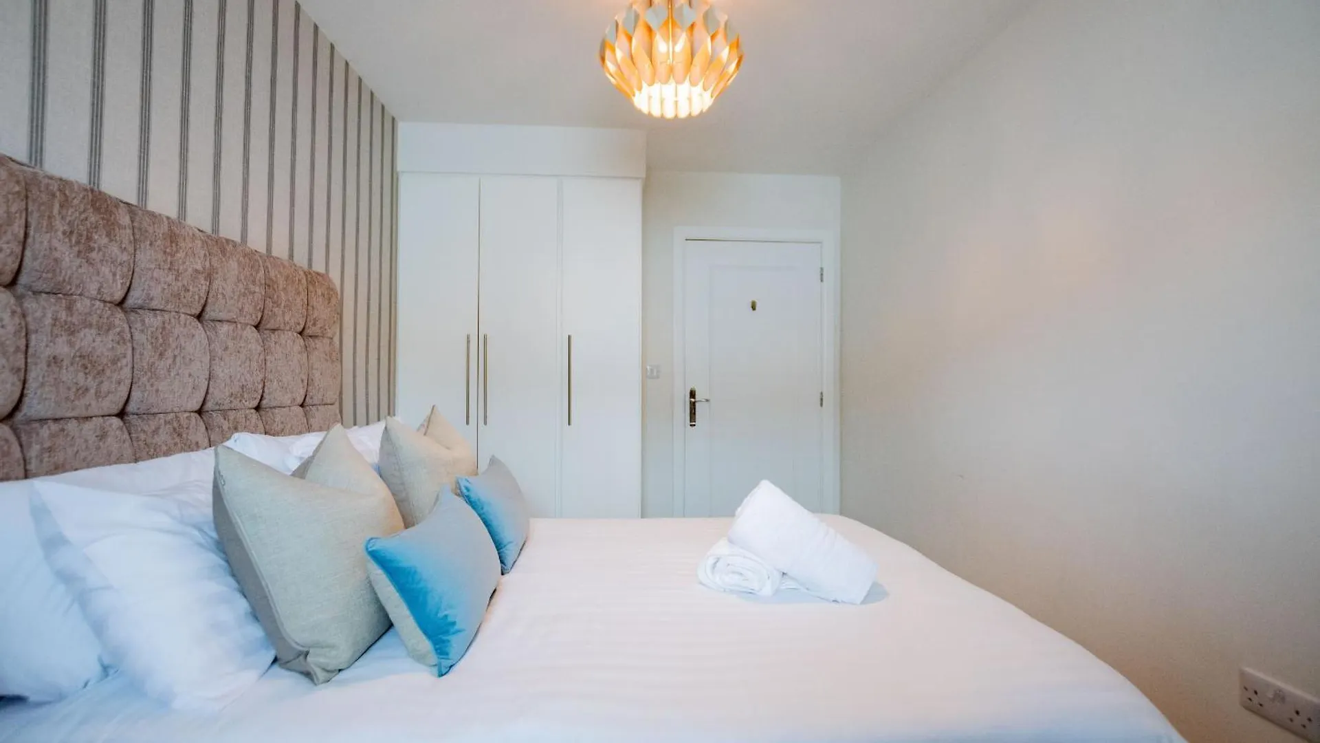 Apartment Luxury Apt With Parking Galway