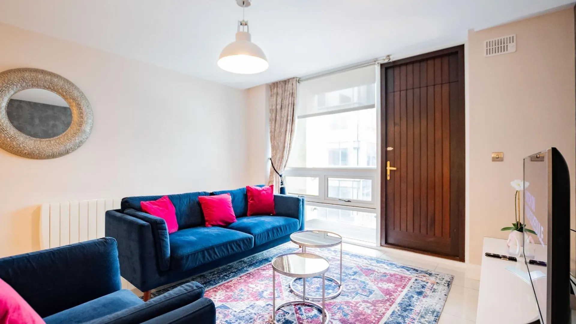 Luxury Apt With Parking Galway Apartment