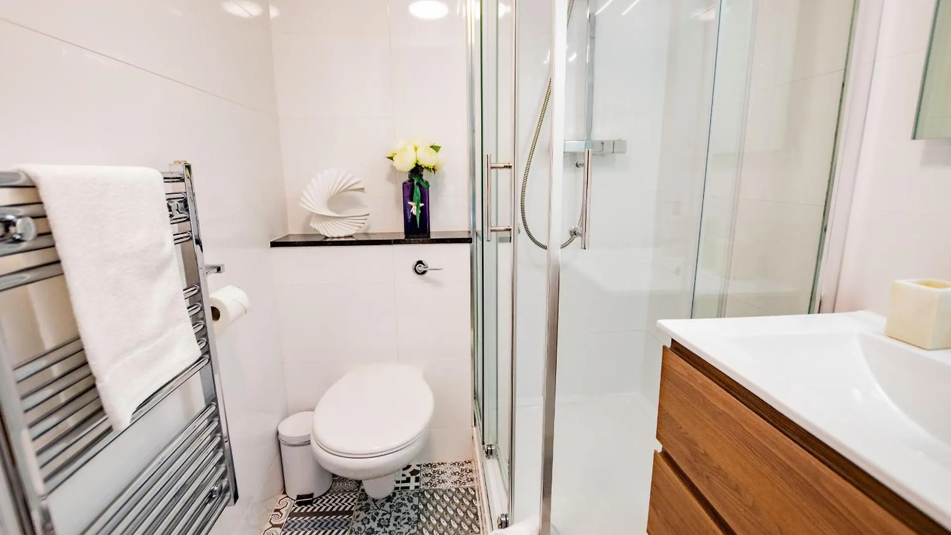 Luxury Apt With Parking Galway 0*,  Irlanda